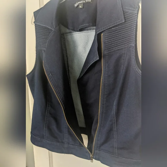 Hollywood & Vine Women's Denim Vest - Picture 3 of 5